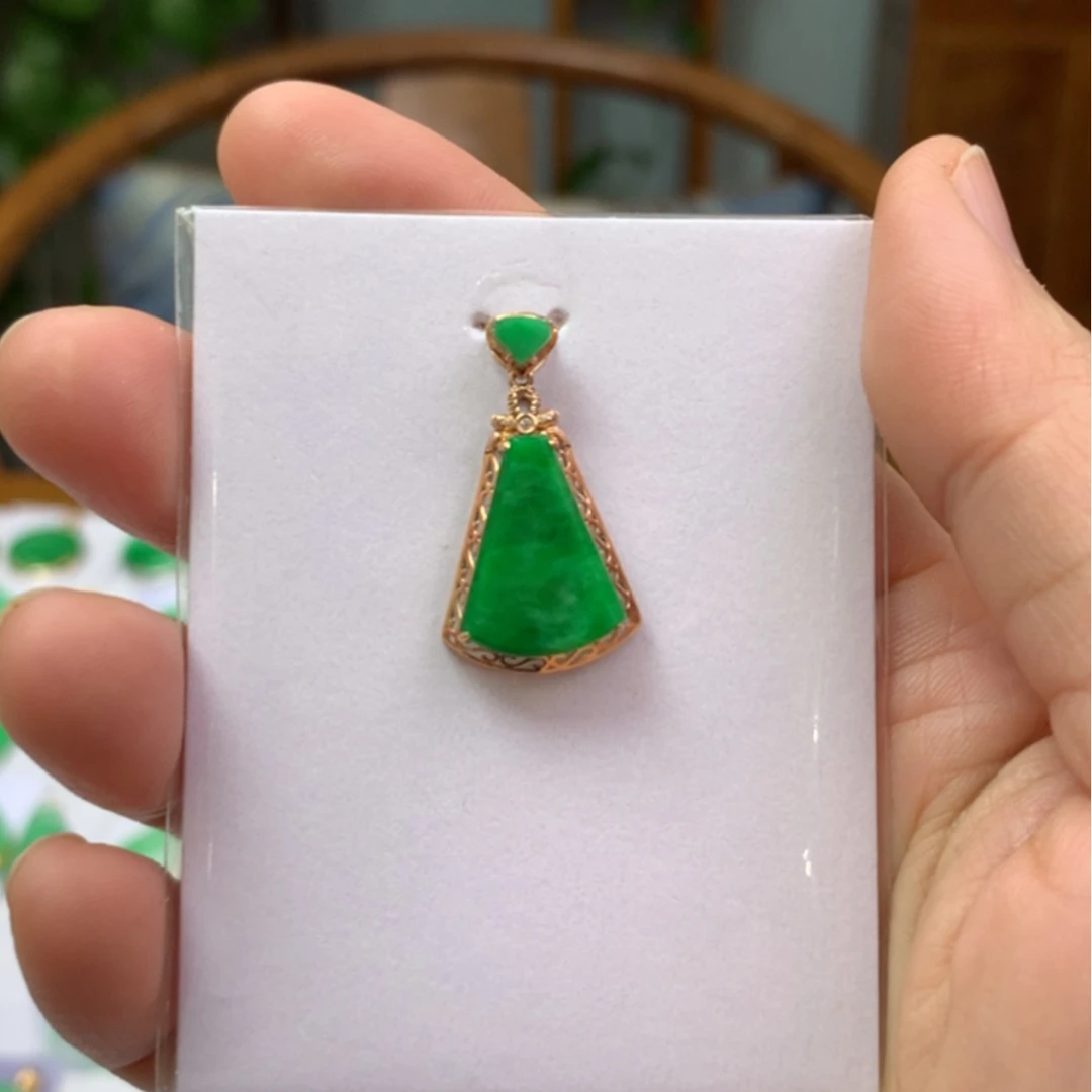 【闪购商品】翡翠颈饰18K金镶嵌翡翠首饰