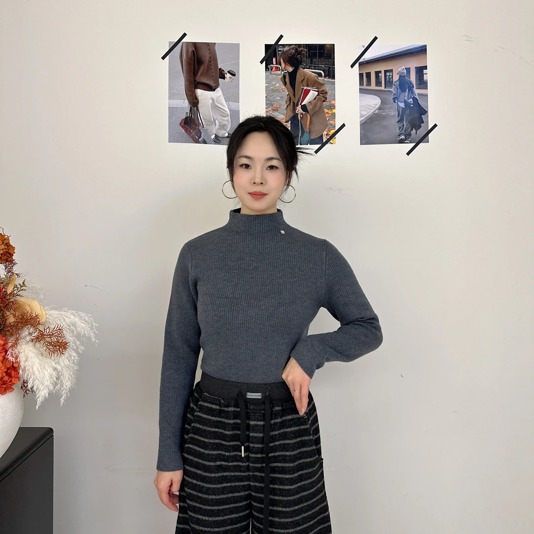 加绒半高领软糯亲肤长袖针织衫女正肩修身显瘦百搭内搭纯色冬装