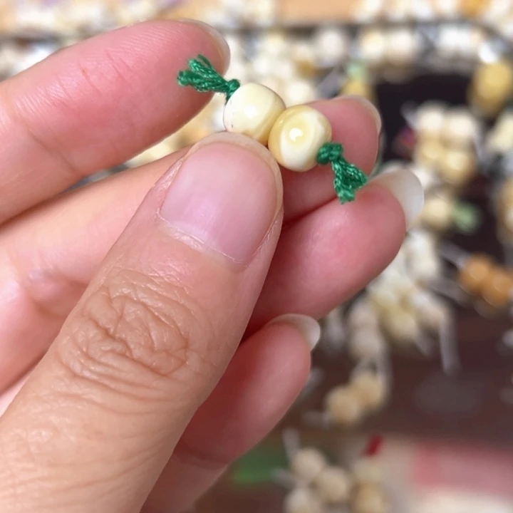 裸石蜜蜡未镶嵌7.3mm一对