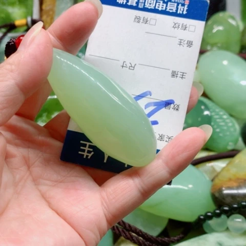 未镶嵌蛇纹石玉手把件