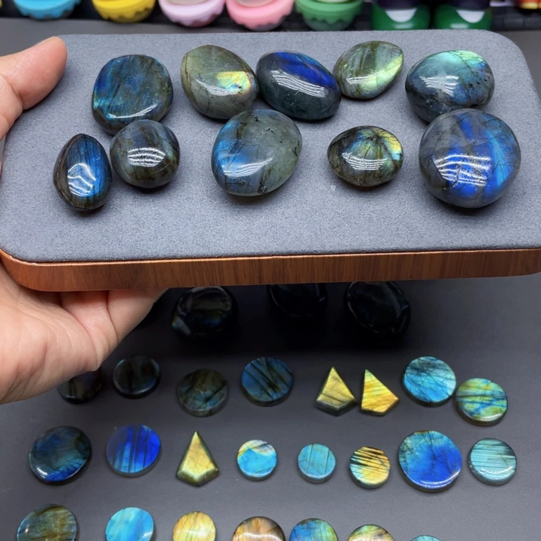 大***棠颈饰银S925镶嵌长石