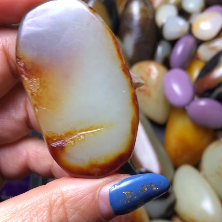 和田玉（翠青玉）未镶嵌珠宝奇石