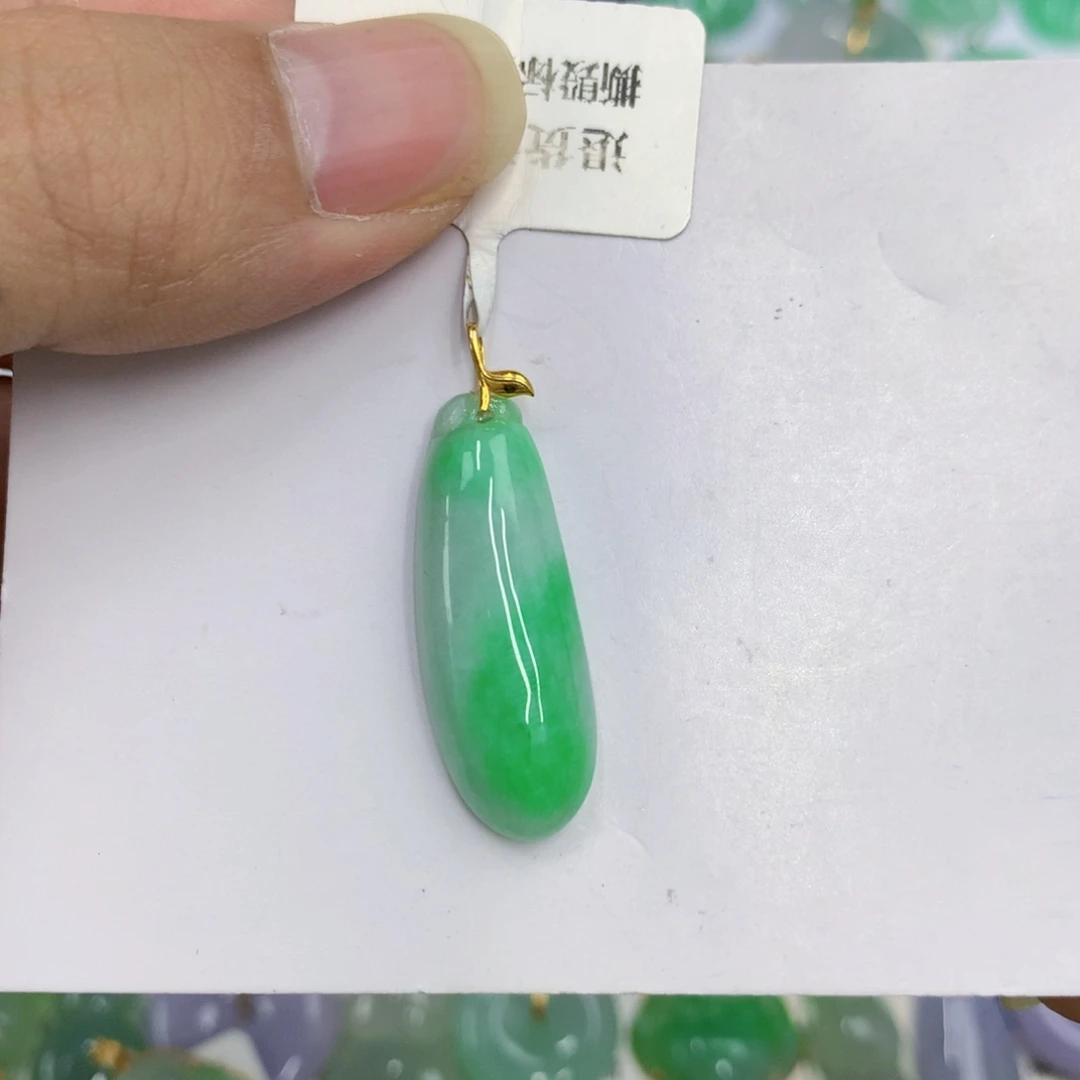颈饰18K金镶嵌翡翠翡翠