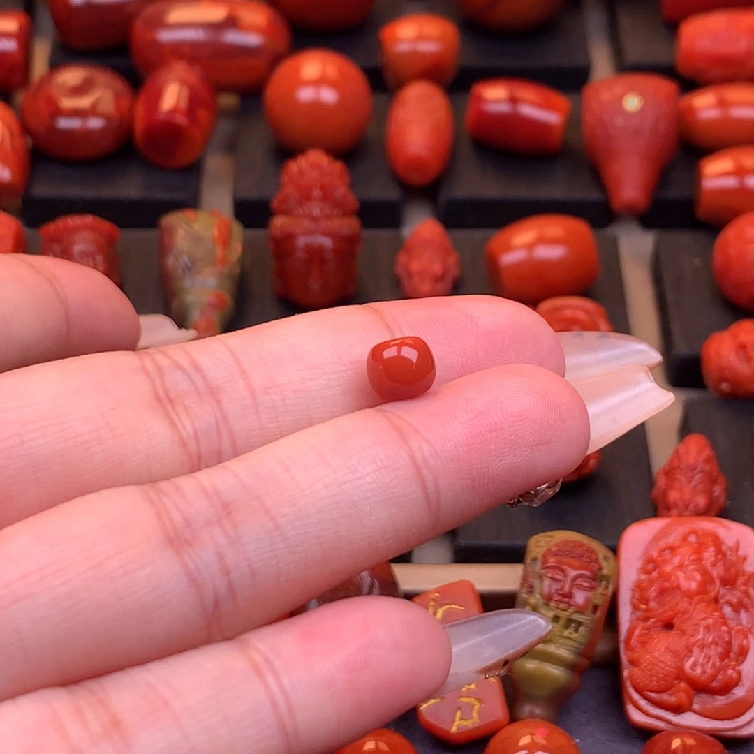 南红玛瑙未镶嵌原矿老型单珠6.8mm