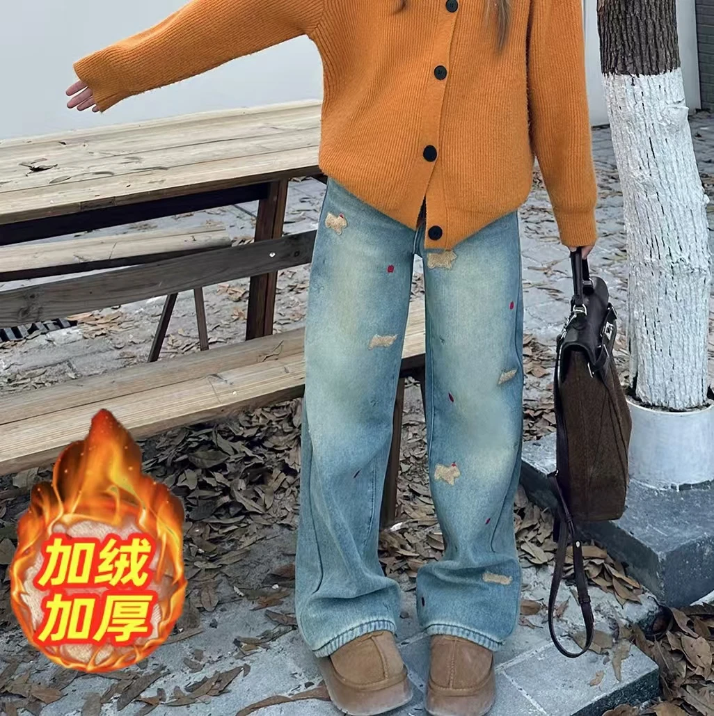 2024腊肠狗大码厚绒设计感水貂绒绣花水洗软牛仔阔腿拖地裤秋冬
