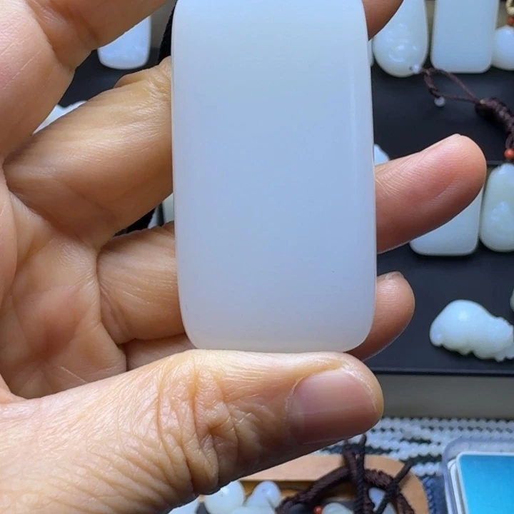 龙***颈饰未镶嵌和田玉