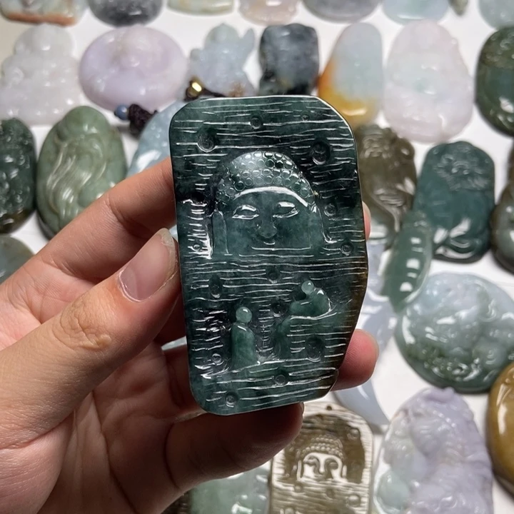翡翠未镶嵌颈饰求佛问道49