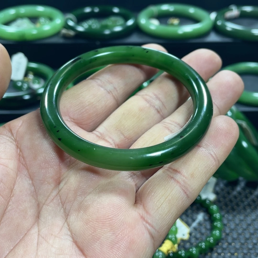 和田玉（碧玉）未镶嵌手镯