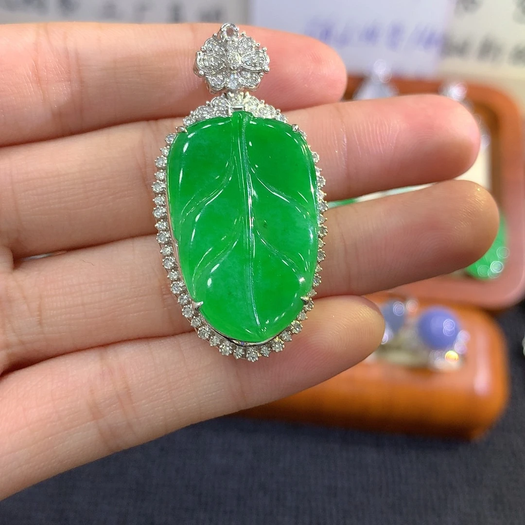 翡翠18K金镶嵌吊坠(不含链)叶子