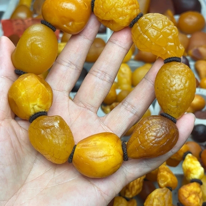 彻***白裸石琥珀未镶嵌天然蜜蜡手串