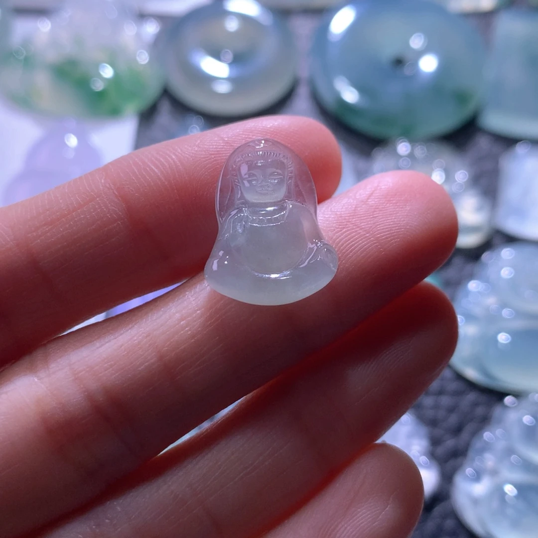 翡翠未镶嵌颈饰宝宝观音