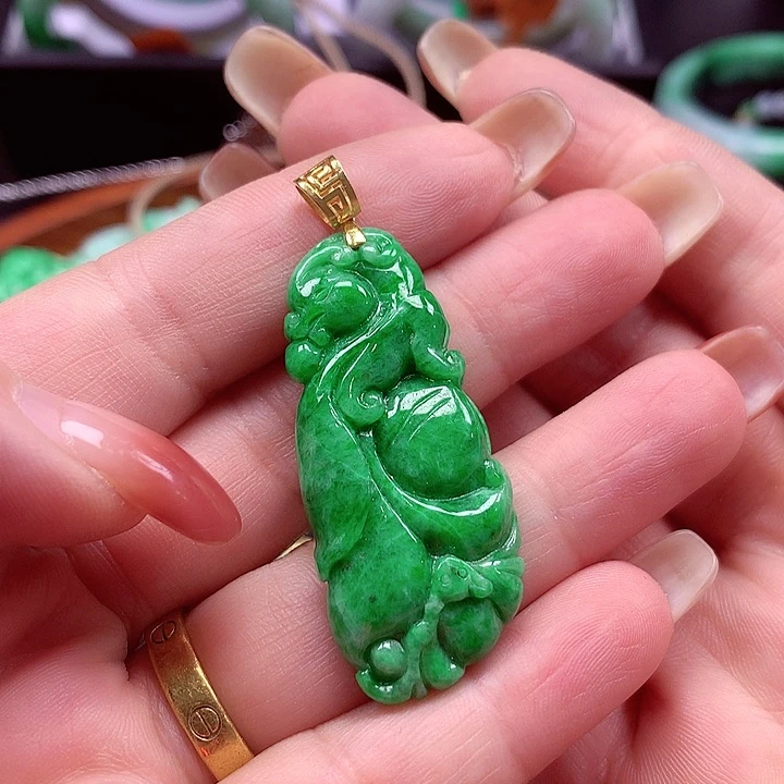 颈饰18K金镶嵌翡翠翡翠