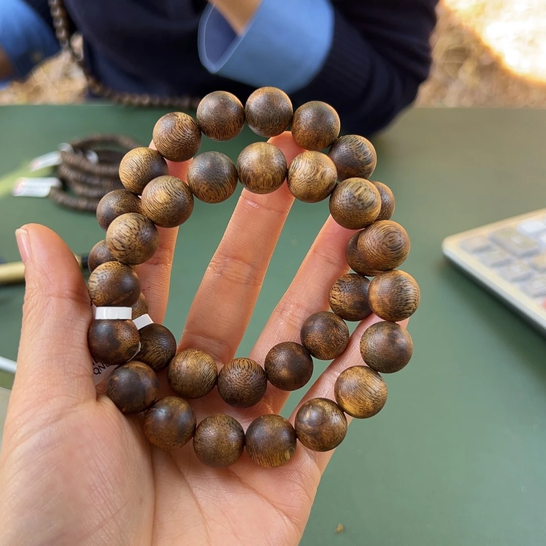 沉香手串乌身14克卡1.3多样性发一条