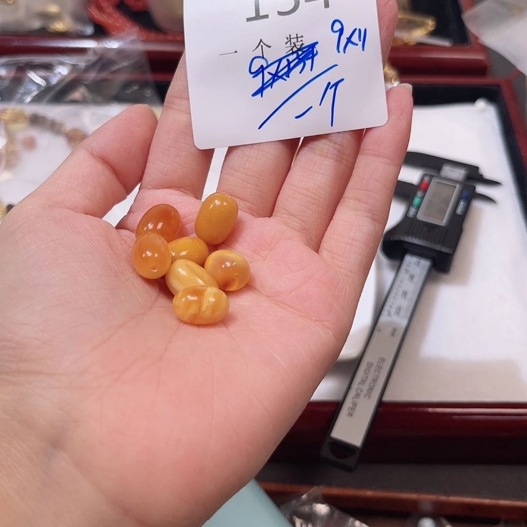 未镶嵌珠宝半成品水晶154 。