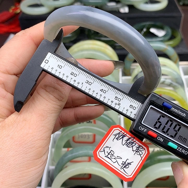 蛇纹石玉手镯未镶嵌1042