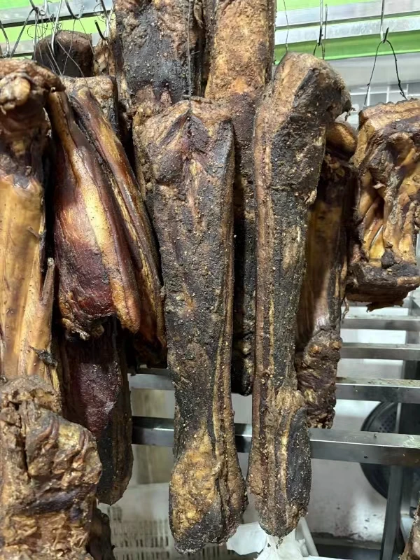 贵州雷山乡下黑毛猪腊肉