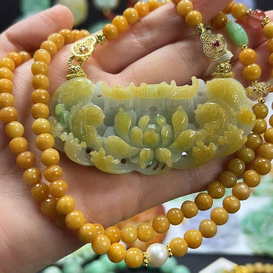 翡翠未镶嵌颈饰吊坠