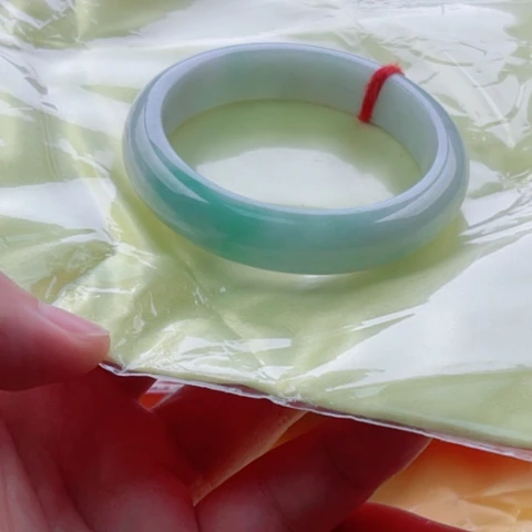 翡翠未镶嵌手镯58无大纹裂48小时鉴赏白棉点