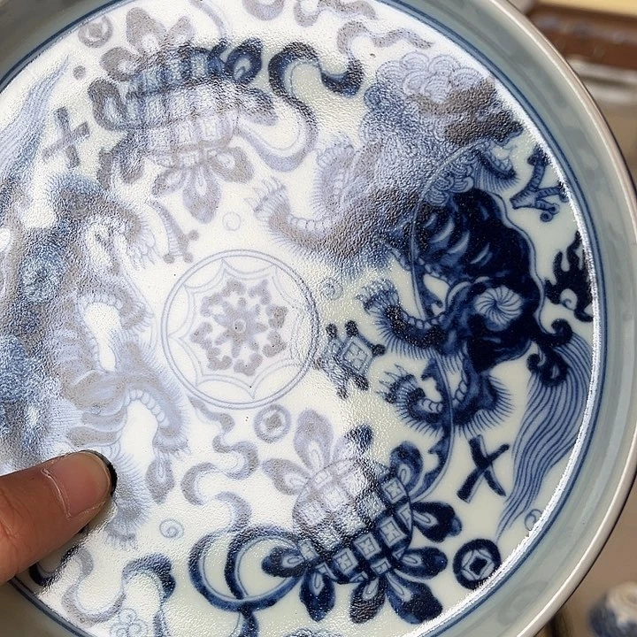 摆件景德镇青花狮子滚绣球大壶承微瑕