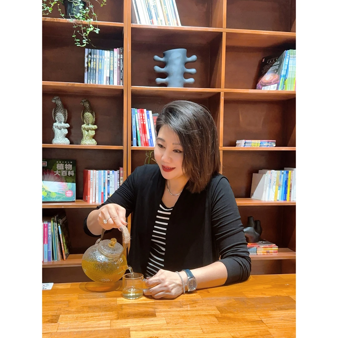 微胖女装【自然惬意】早秋披肩开衫条纹背心两件套洋气套装20797