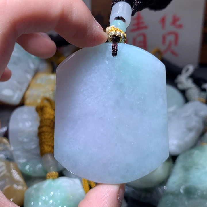 翡翠未镶嵌颈饰保真天然a货翡翠