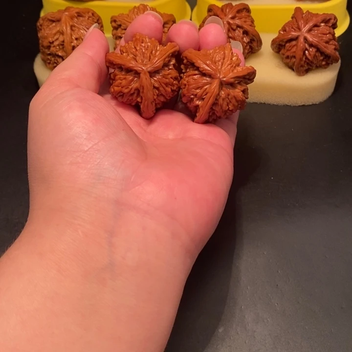 永***辉把件核桃工艺三棱