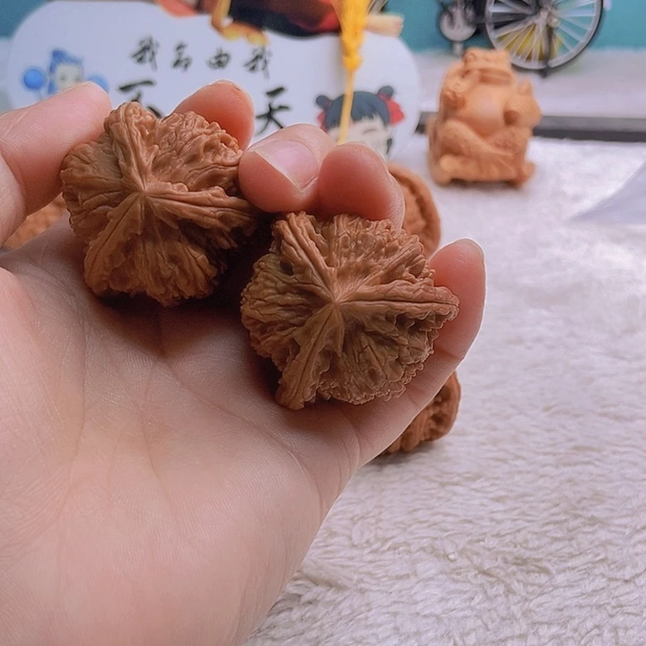 把件文玩核桃这**人三棱