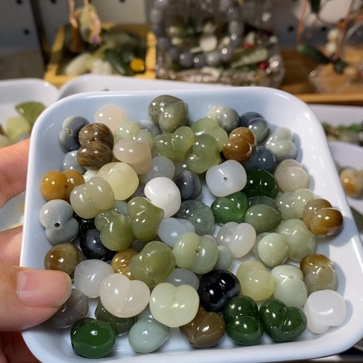 和田玉未镶嵌手链微瑕发二