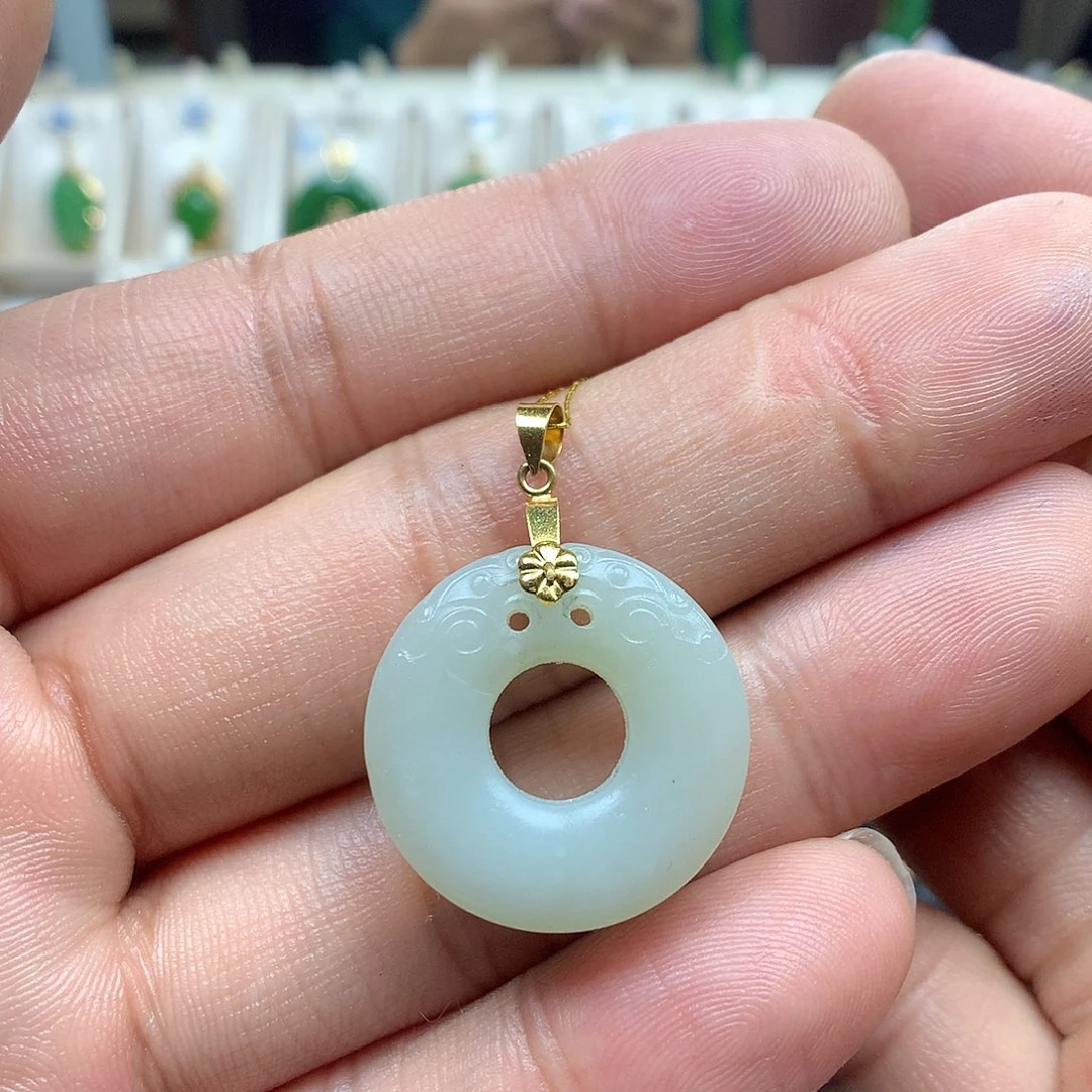 和田玉（碧玉）颈饰18K金镶嵌22mm