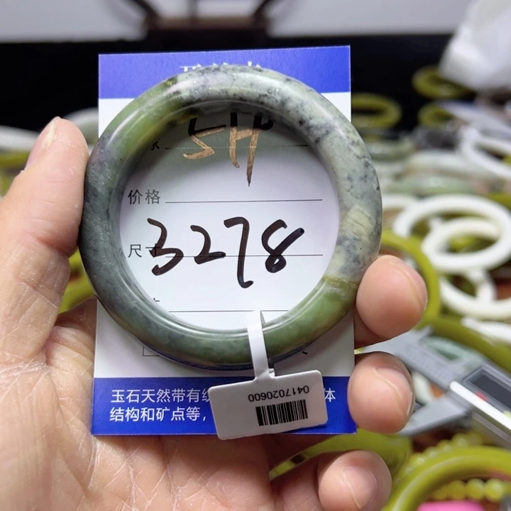 未镶嵌蛇纹石玉手链