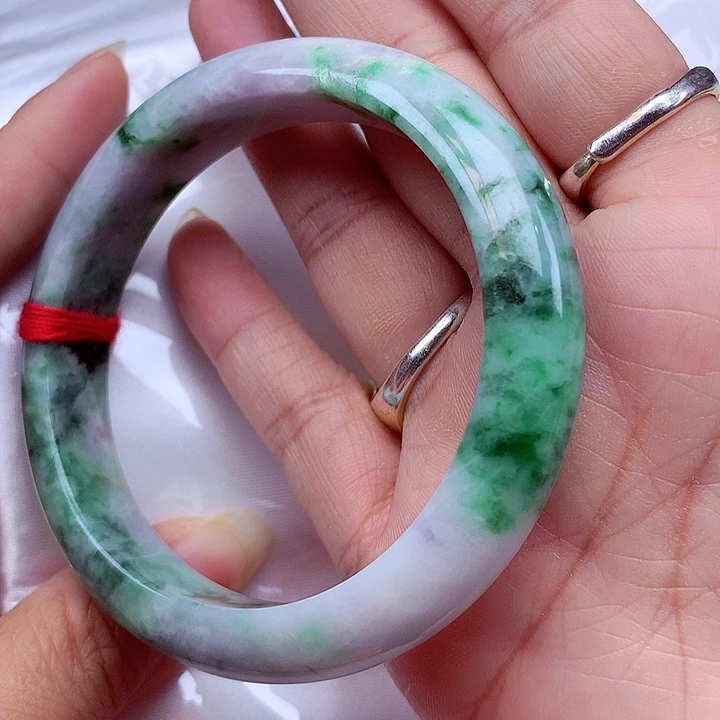翡翠手镯未镶嵌翡翠