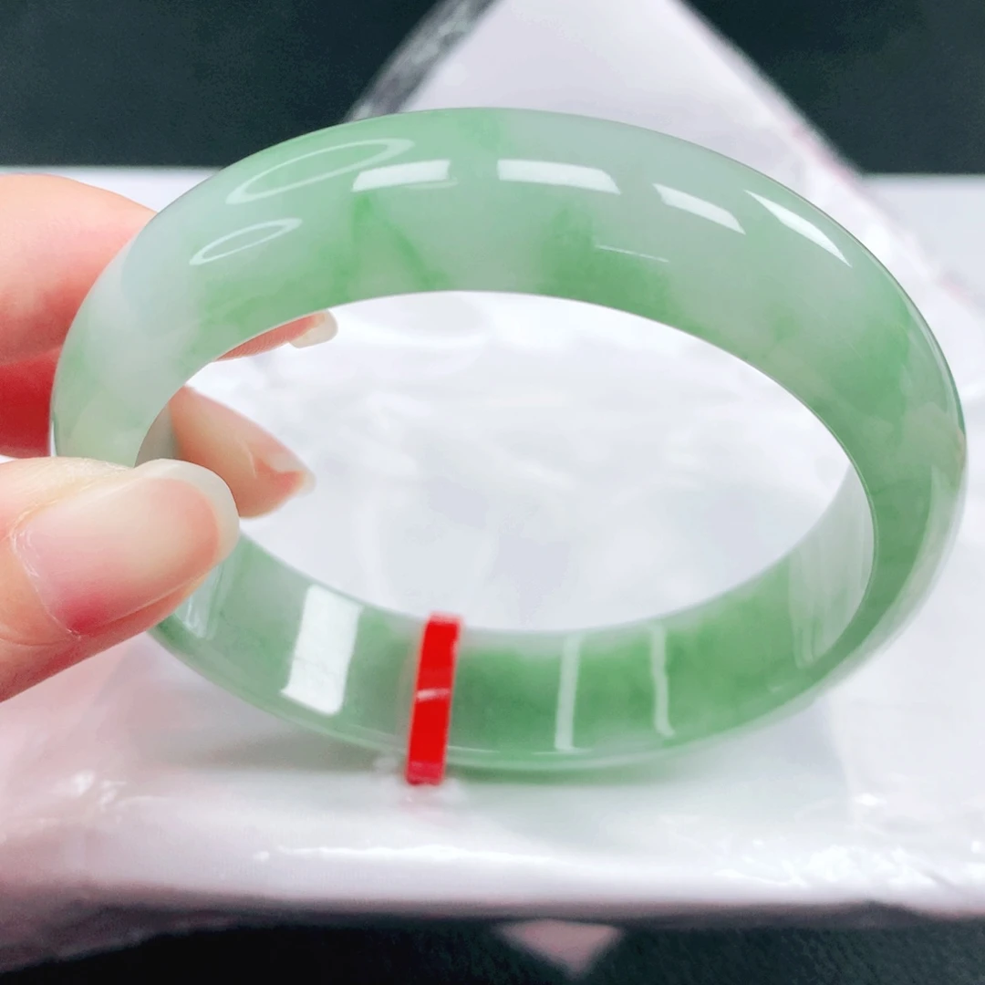 翡翠未镶嵌手镯58圈