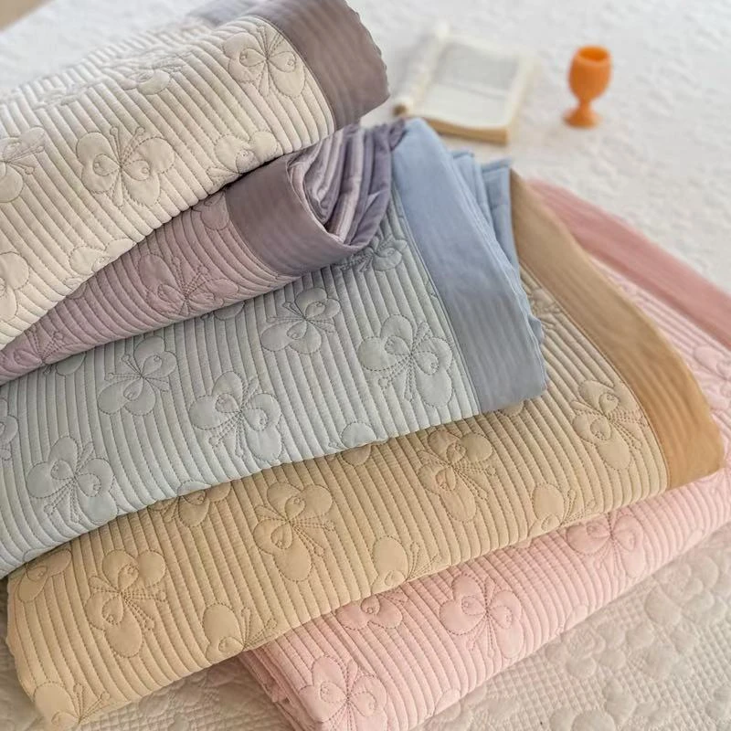 润润妈-双面莱赛尔天丝高温水洗绗缝夹棉床盖三件套 花开蝶自来