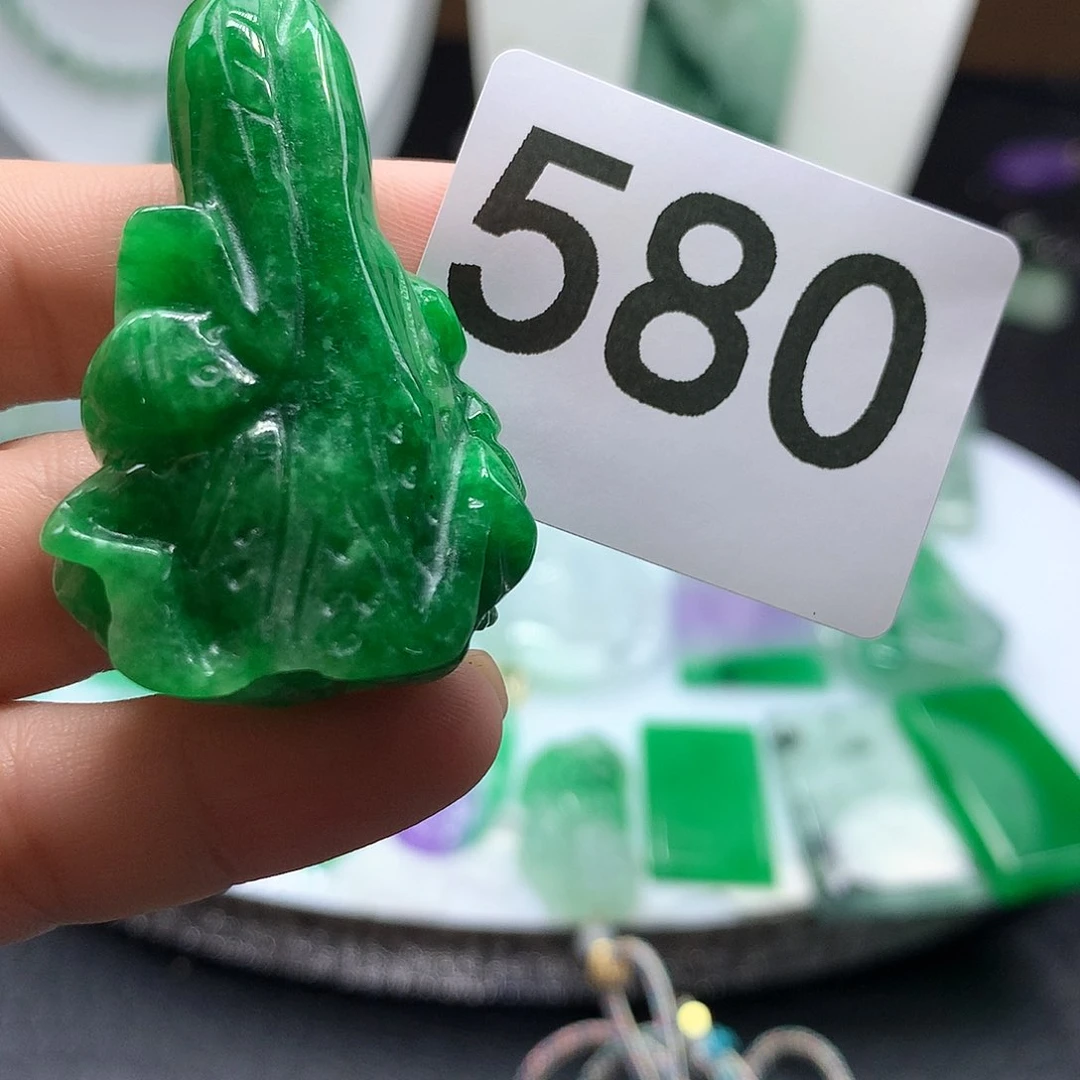 翡翠吊坠(赠链)未镶嵌