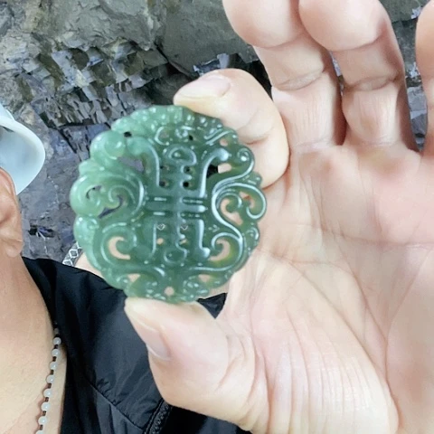 蛇纹石玉未镶嵌珠宝奇石