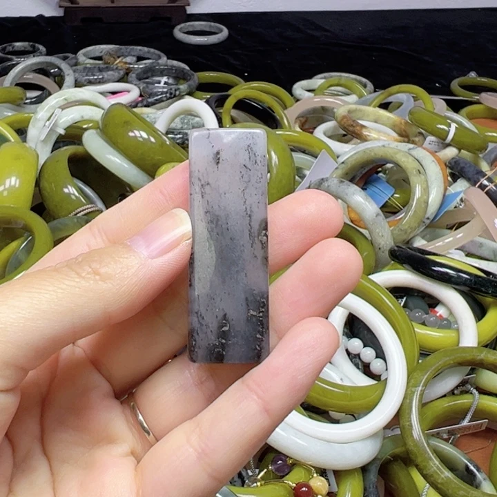 未镶嵌蛇纹石玉手链