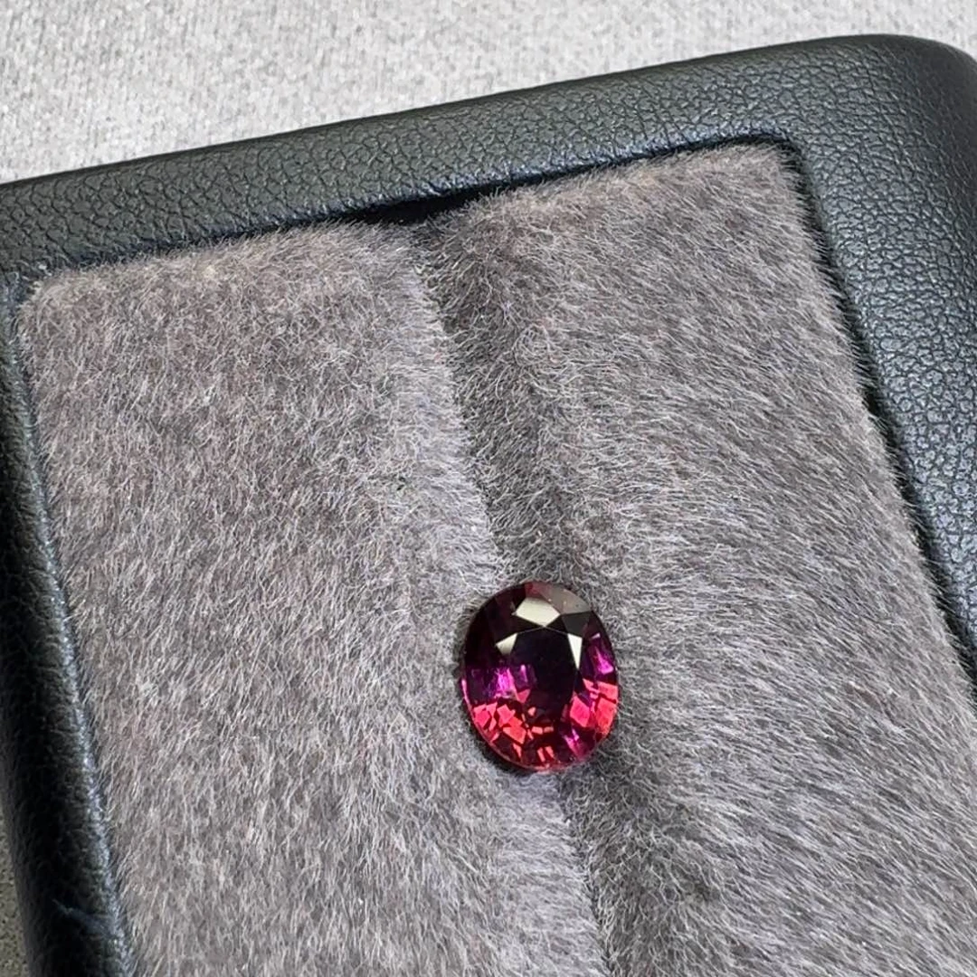 碧玺未镶嵌裸石1.44克拉一粒