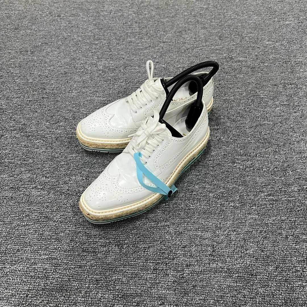 95新 Prada/普拉达 白色布鲁克雕花厚底皮鞋 37.5码/95新/无配