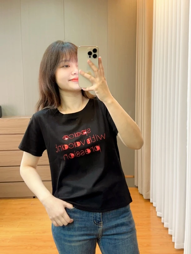 御妍婷亮片英文短袖显瘦圆领正肩t恤女百搭弹力新款上衣7733