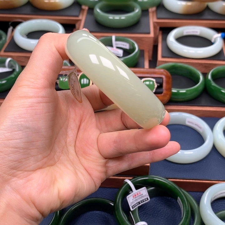和田玉手镯未镶嵌5859