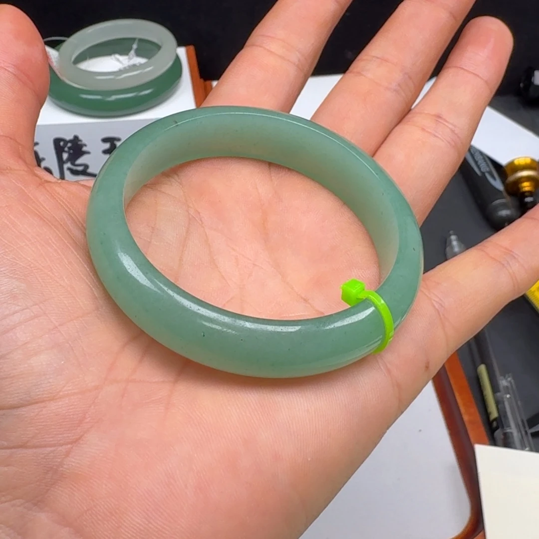 石英质玉合金手镯