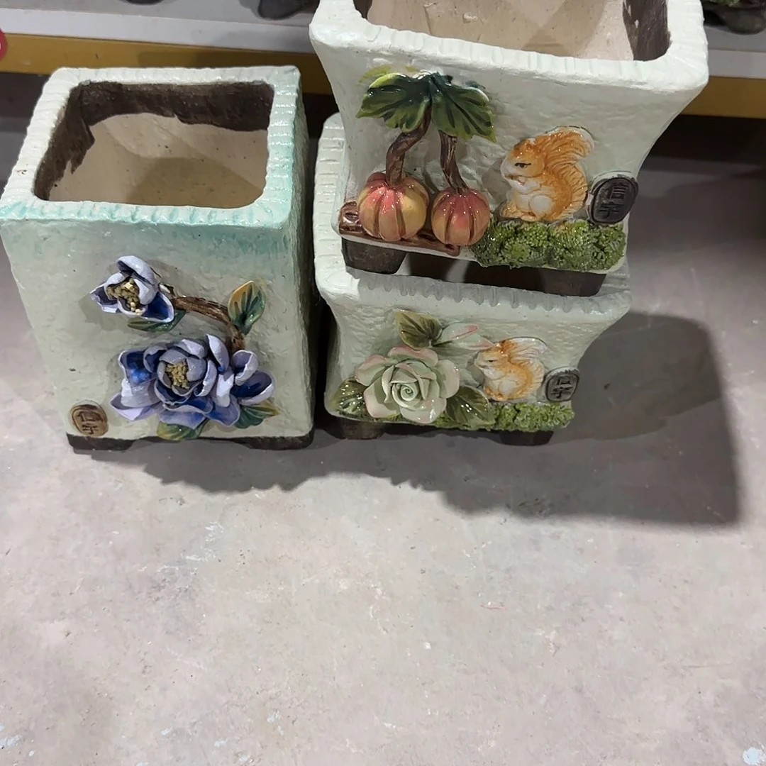 红*亮信宇麦饭石花盆微瑕