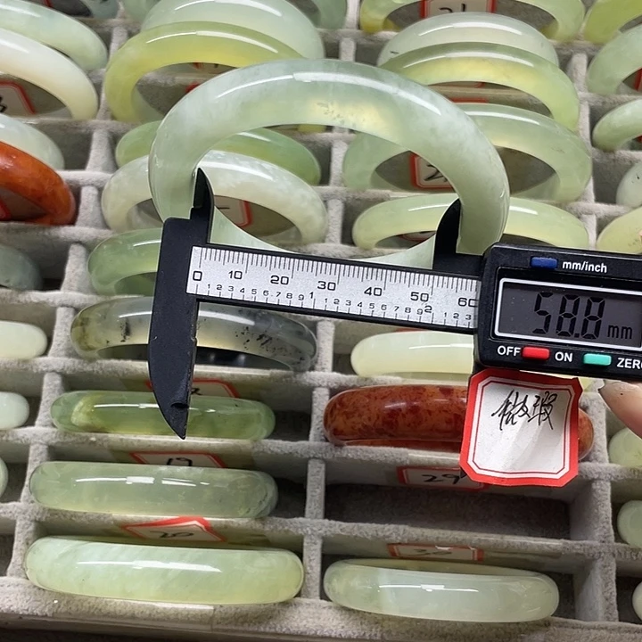 未镶嵌蛇纹石玉手镯29