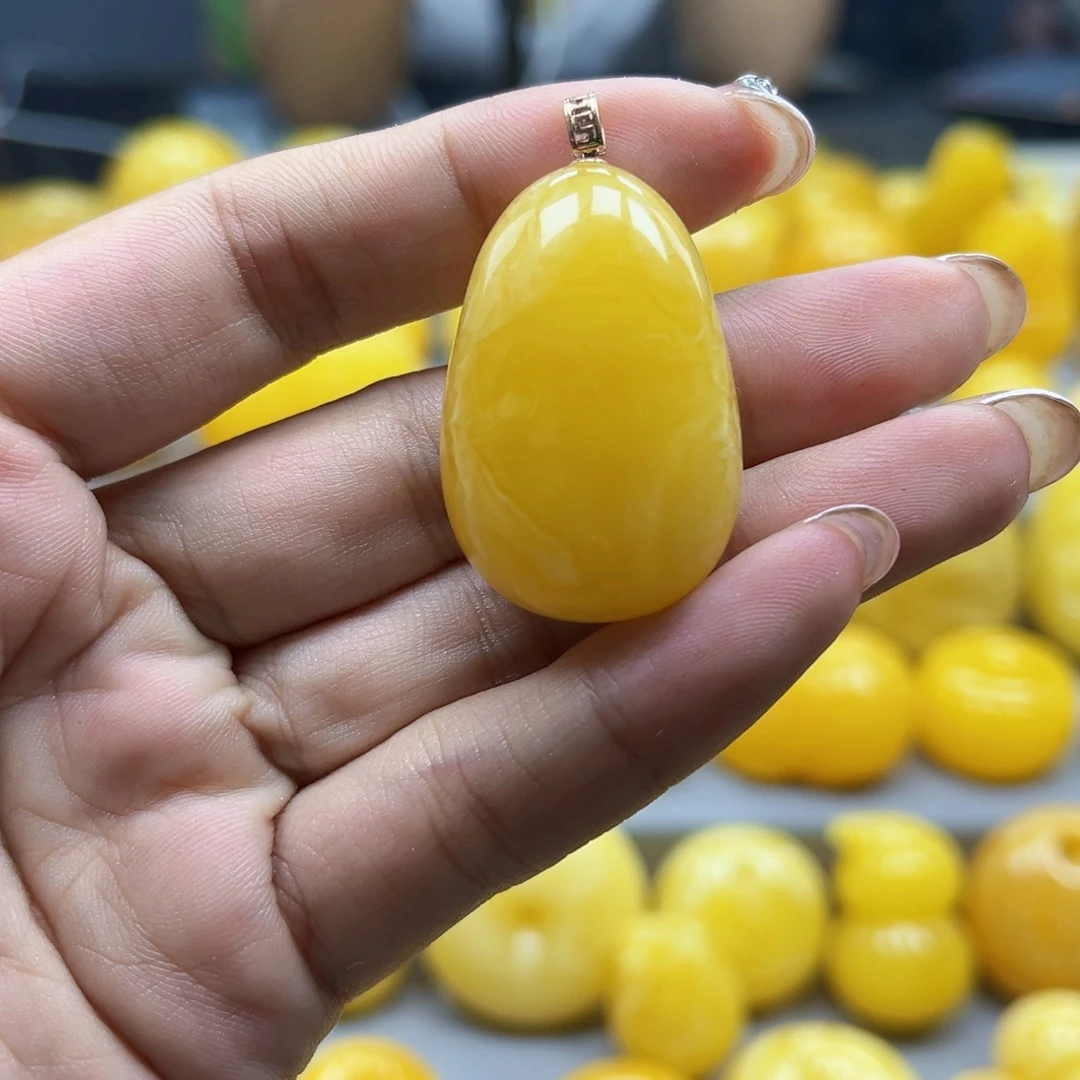 蜜蜡未镶嵌珠宝奇石