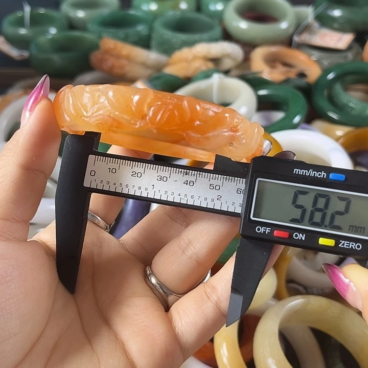 未镶嵌手镯石英质玉