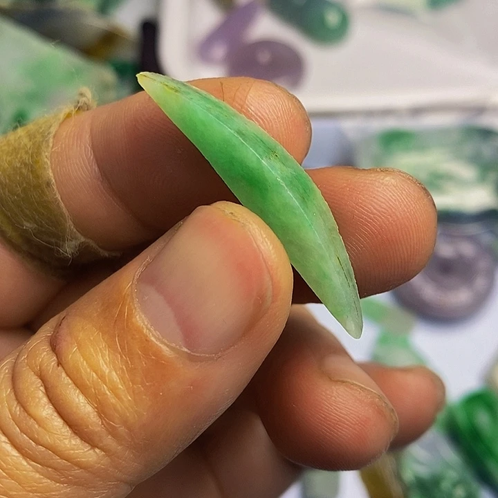 翡翠散珠天然翡翠A货挂件