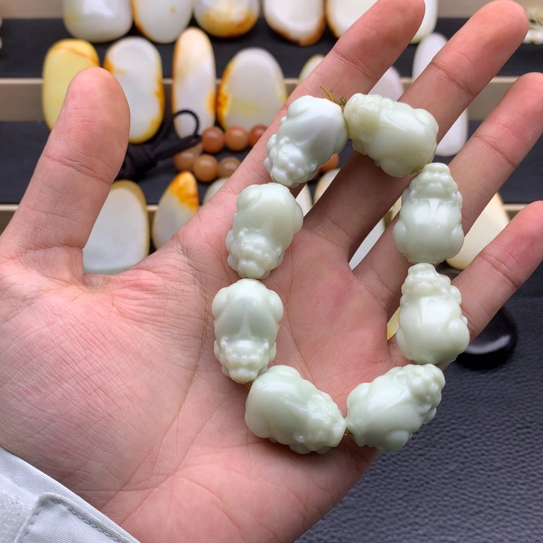 和田玉颈饰未镶嵌