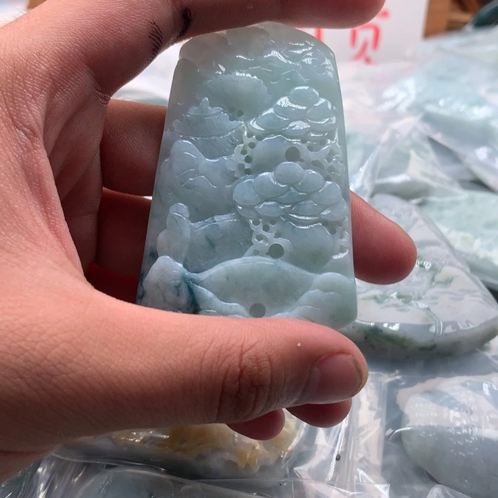 翡翠未镶嵌颈饰保真天然A货翡翠