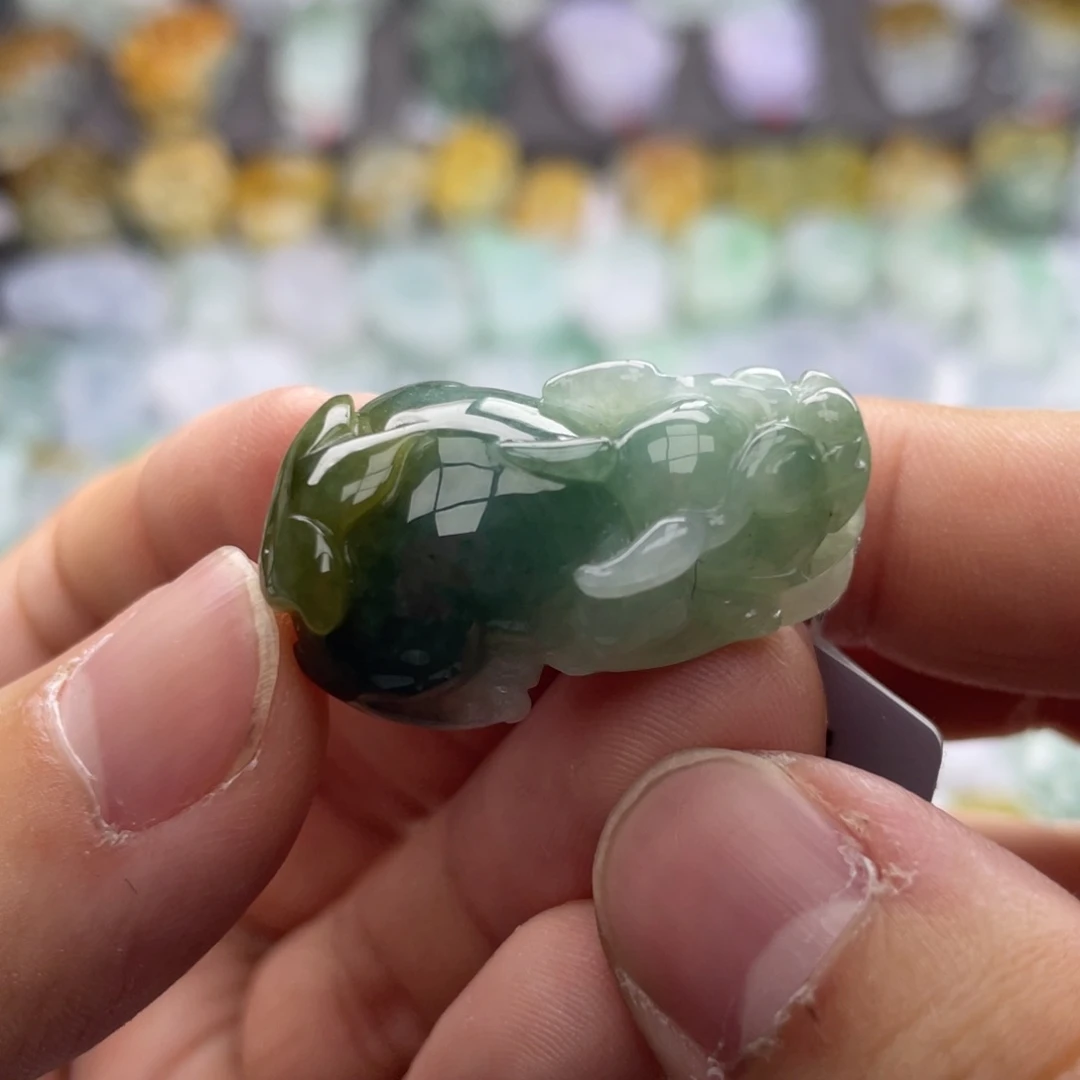 翡翠颈饰未镶嵌貔貅