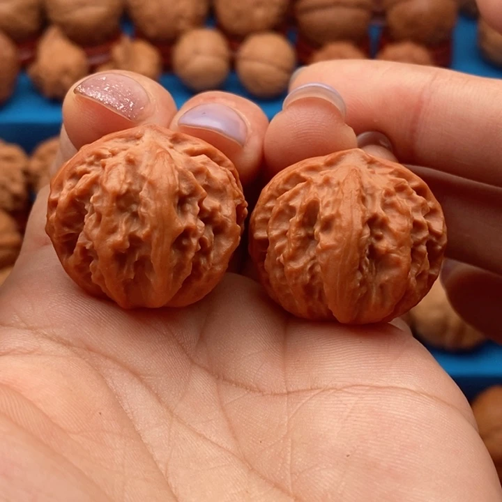 文玩核桃把件精品文玩手捻霸王龙